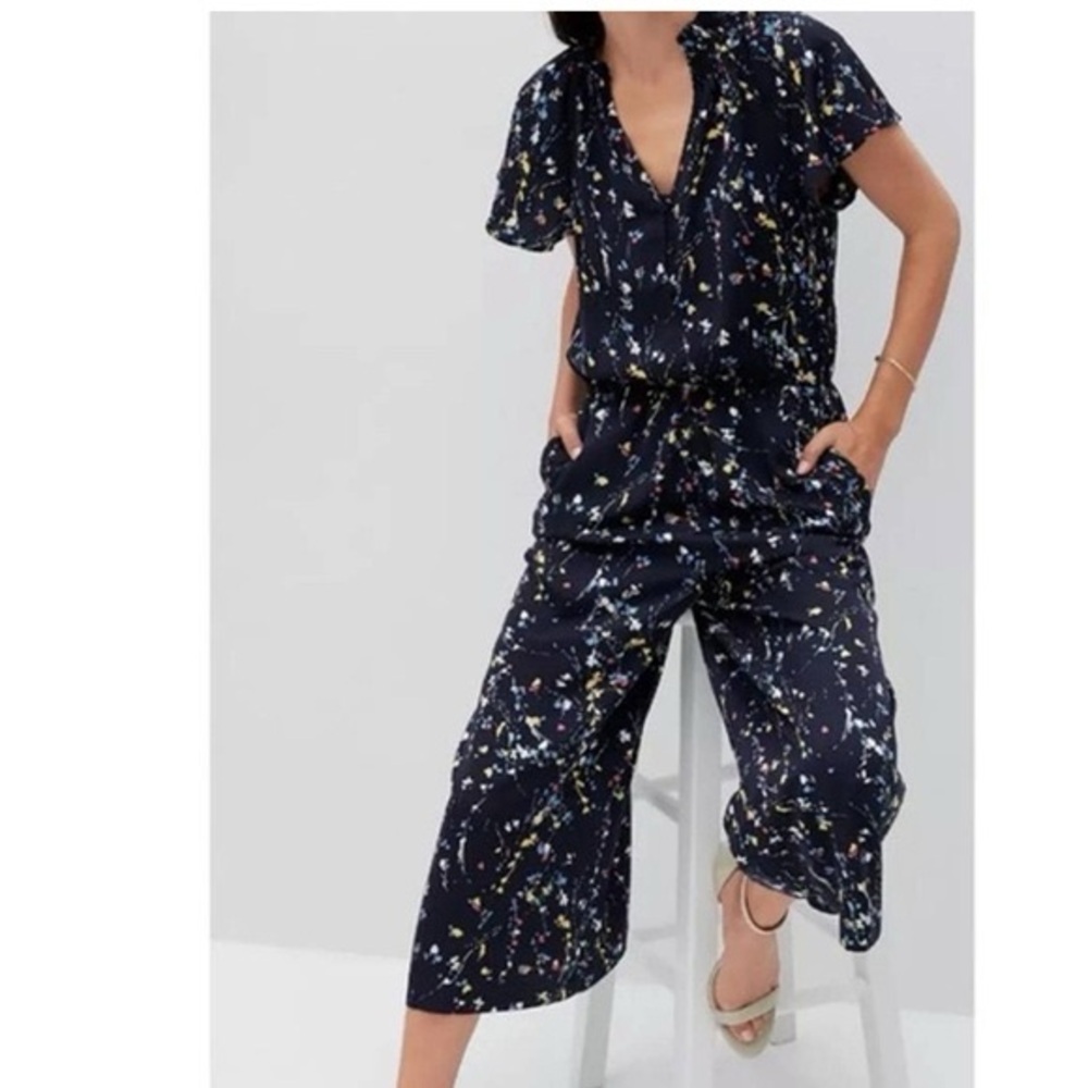 Banana Republic Wide Leg Ruffle Neck Floral Jumpsuit Size Medium